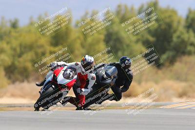 media/Apr-09-2023-SoCal Trackdays (Sun) [[333f347954]]/Turn 7 (1135am)/